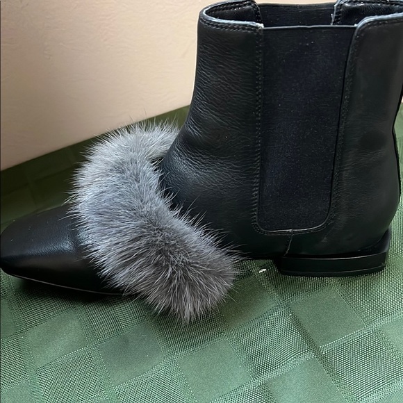 Dymonlatry Elegant Black Leather Ankle Boots with Fur Trim - Picture 8 of 14